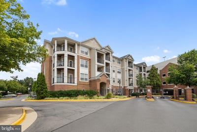 /international/us/12909-centre-park-circle-herndon-va-110109588536/