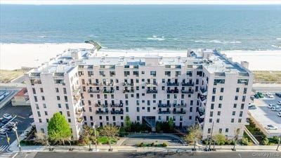 /international/us/100-w-broadway-long-beach-ny-110103031433/