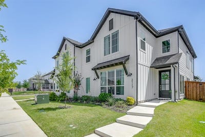 /international/us/2117-eastus-lane-fort-worth-tx-110107659453/