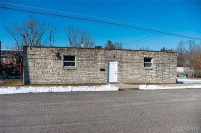 /international/us/605-e-main-avenue-cuba-mo-110105850092/