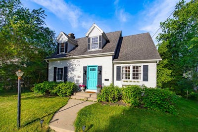 /international/us/332-robert-street-fort-atkinson-wi-110108385284/