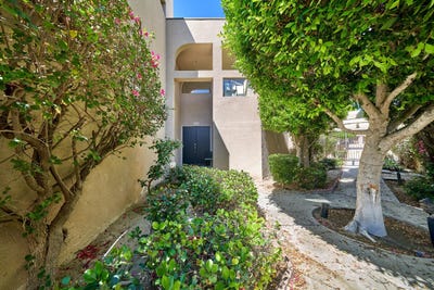 /international/us/414-w-village-square-n-palm-springs-ca-110107154429/