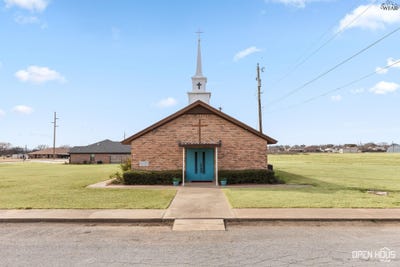 /international/us/801-n-1st-street-iowa-park-tx-110105797501/