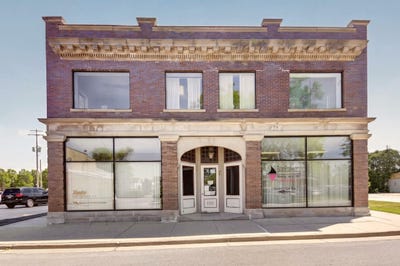 /international/us/1111-55th-st-kenosha-wi-110108580282/