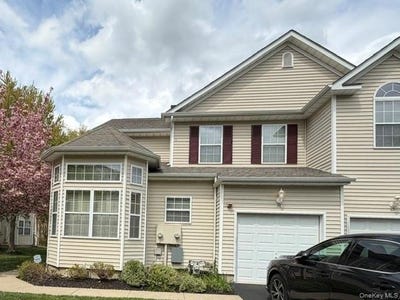 /international/us/36-cranberry-circle-medford-ny-110107910671/