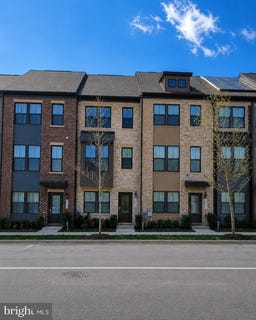 /international/us/3525-carnaby-street-hyattsville-md-110108631088/