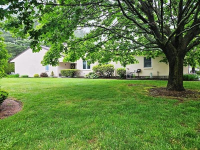 /international/us/2970-mendon-road-cumberland-ri-110108337816/
