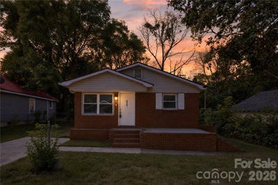 /international/us/427-clinton-avenue-lancaster-sc-110120060320/