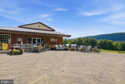 /international/us/2601-crayton-road-monroeton-pa-110109918746/