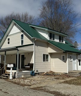 /international/us/301-n-kennefic-street-yale-mi-110107061053/