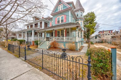 /international/us/626-hughes-street-cape-may-nj-110104552026/