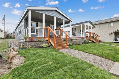 /international/us/617-621-s-state-ave-newport-wa-110105644532/