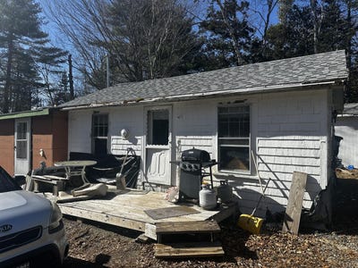 /international/us/113-fenwick-road-belmont-me-110099096285/