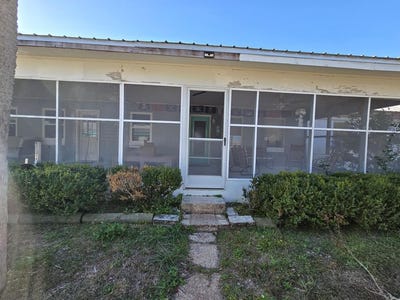 /international/us/3-6-newman-dr-lanark-village-fl-110104341124/