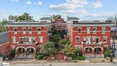 /international/us/400-e-washington-street-greenville-sc-110106348231/
