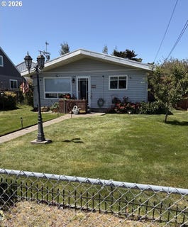 /international/us/2478-marion-st-northbend-or-110106718992/