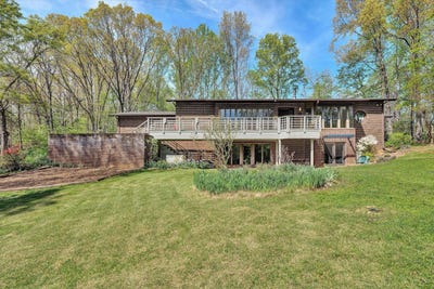 /international/us/1124-old-hollow-rd-buchanan-va-110107397961/