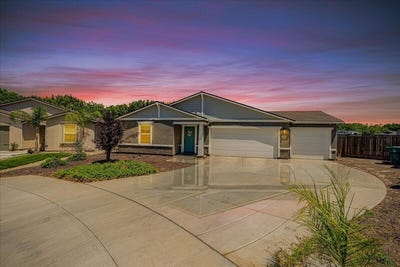 /international/us/2428-wolf-creek-place-tulare-ca-110108497648/