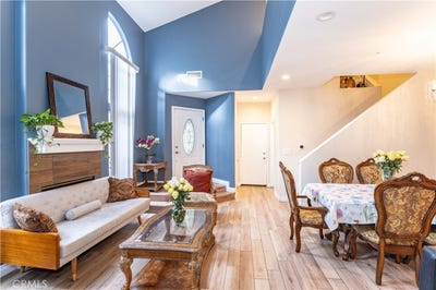 /international/us/9146-lemona-avenue-north-hills-ca-110108354101/