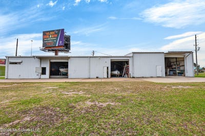/international/us/10483-boney-avenue-d-iberville-ms-110106956010/