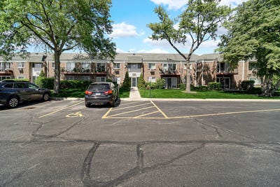 /international/us/10369-dearlove-road-glenview-il-110108547319/