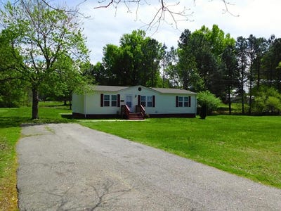 /international/us/723-oak-street-blackstone-va-110107048442/