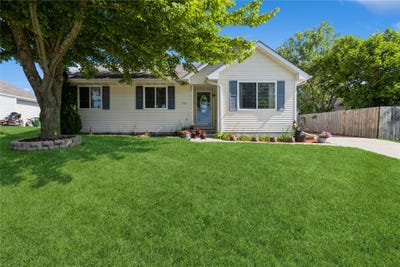 /international/us/302-w-18th-place-indianola-ia-110100519178/
