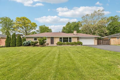 /international/us/914-n-elmhurst-road-prospect-heights-il-110108342516/