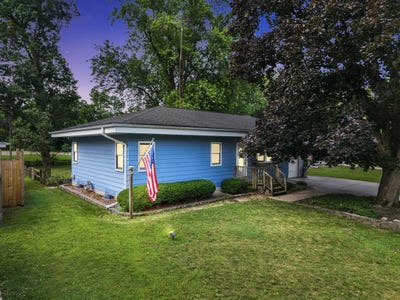 /international/us/416-holly-court-genoa-il-110101117831/