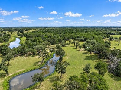 /international/us/1125-county-road-136-hallettsville-tx-110110172959/
