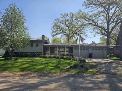 /international/us/113-elm-street-hudson-ia-110100516155/