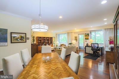 /international/us/11-slade-pikesville-md-110107893499/