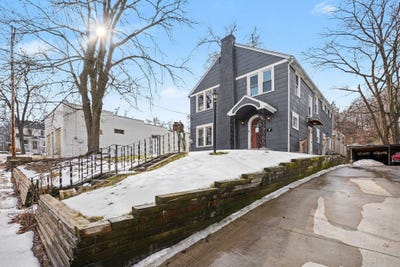 /international/us/2326-s-burdick-street-kalamazoo-mi-110105961177/