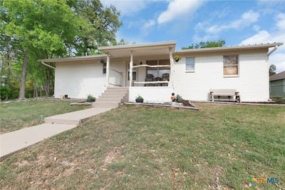 /international/us/505-s-summer-street-lampasas-tx-110107030455/