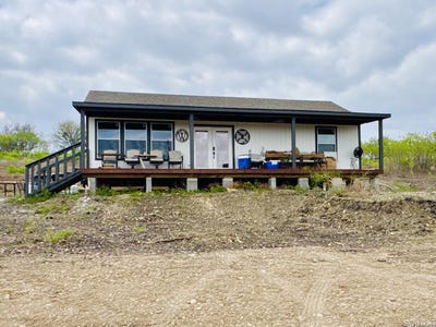 /international/us/2551-scull-rd-martindale-tx-110109139311/