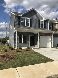 /international/us/7336-jane-parks-way-charlotte-nc-110108338703/