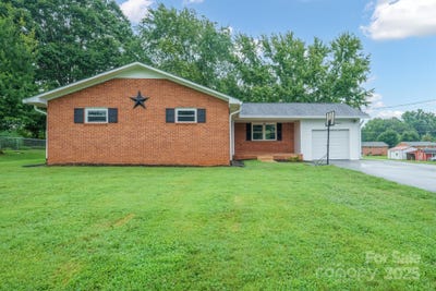 /international/us/329-chestnut-street-yadkinville-nc-110101421661/?lang=zh-tw