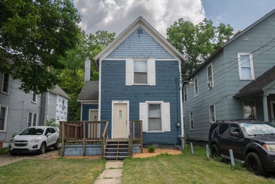 /international/us/819-oakland-drive-kalamazoo-mi-110101022471/