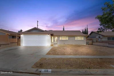 /international/us/133-e-avenue-q4-palmdale-ca-110105506892/