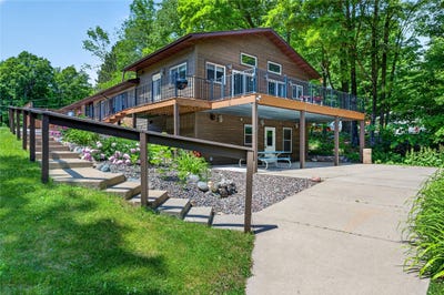 /international/us/n1936-county-highway-m-sarona-wi-110107262332/