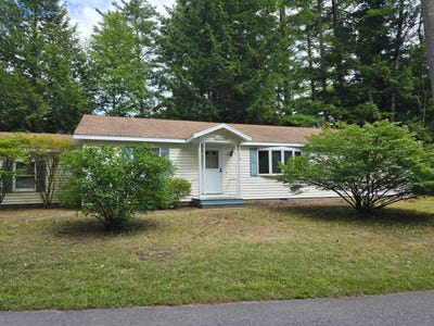 /international/us/30-rockland-dr-lake-george-ny-110101219430/