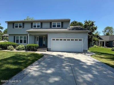 /international/us/12-bain-drive-bethlehem-ny-110100465697/