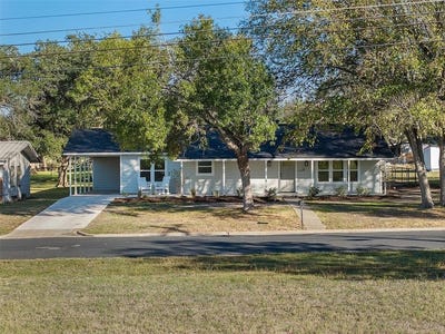 /international/us/911-eilers-street-schulenburg-tx-110103582386/