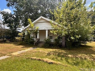 /international/us/811-w-2nd-dewitt-ar-110101701700/