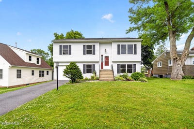 /international/us/20-delaware-avenue-rensselaer-ny-110109168972/