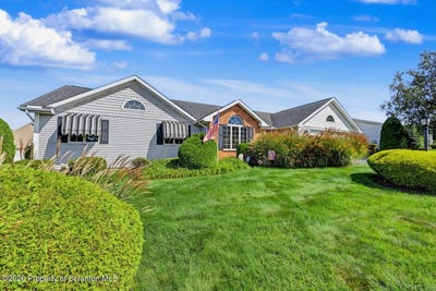 /international/us/425-thomas-drive-dunmore-pa-110110332810/