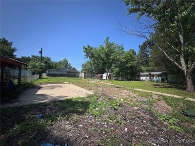 /international/us/68-kaisers-red-bud-lane-camdenton-mo-110100966330/