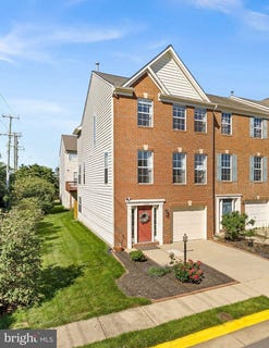 /international/us/2503-james-maury-drive-herndon-va-110108470398/