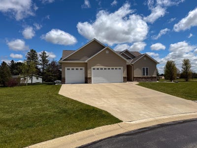 /international/us/6960-barney-ct-west-bend-wi-110108208507/