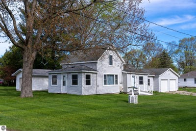 /international/us/322-e-osceola-avenue-reed-city-mi-110107853575/